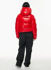 the super puff™ shorty sold by Aritzia