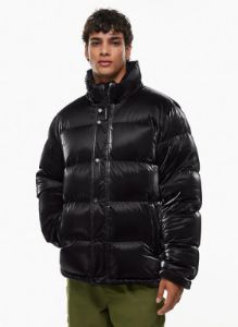the super puff™ mens sold by Aritzia