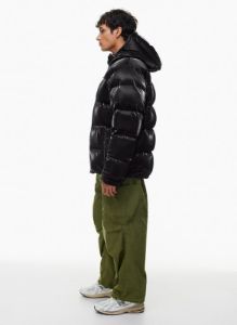 the super puff™ mens sold by Aritzia