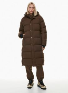 the super puff™ long sold by Aritzia