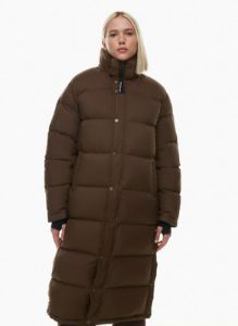 the super puff™ long sold by Aritzia
