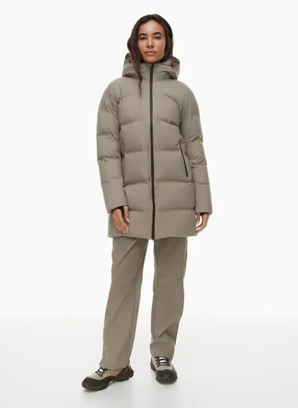 the super puff₂o™ mid sold by Aritzia