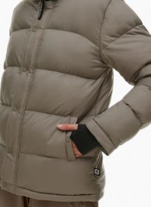 the super (re)puff™ sold by Aritzia