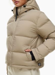 the super puff™ shorty sold by Aritzia