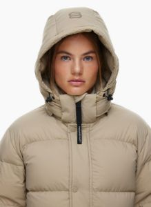 the super puff™ shorty sold by Aritzia