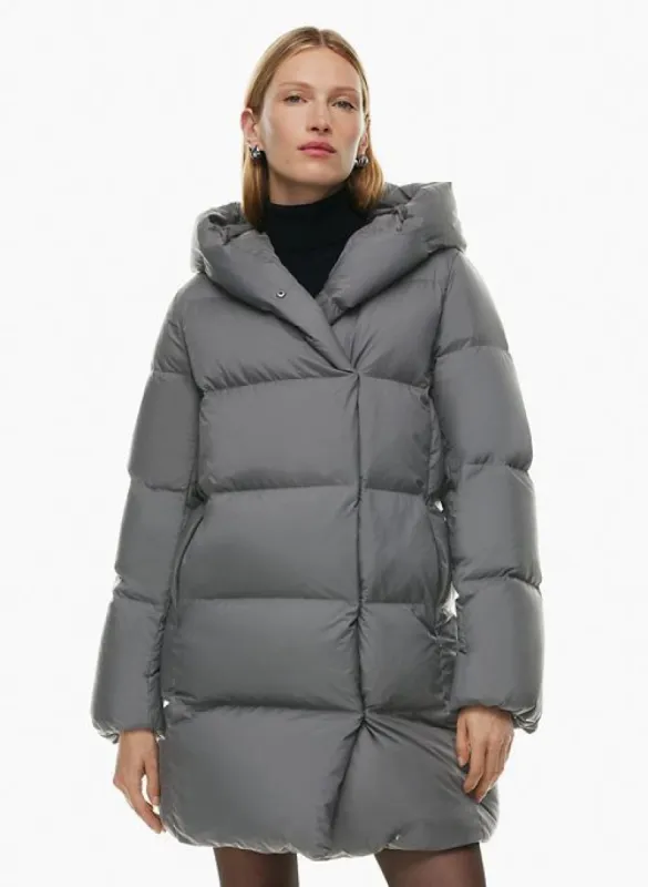 the duvet puffer mid sold by Aritzia