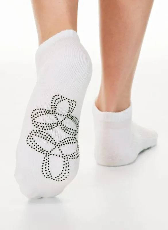 base grip no-show sock 3-pack sold by Aritzia
