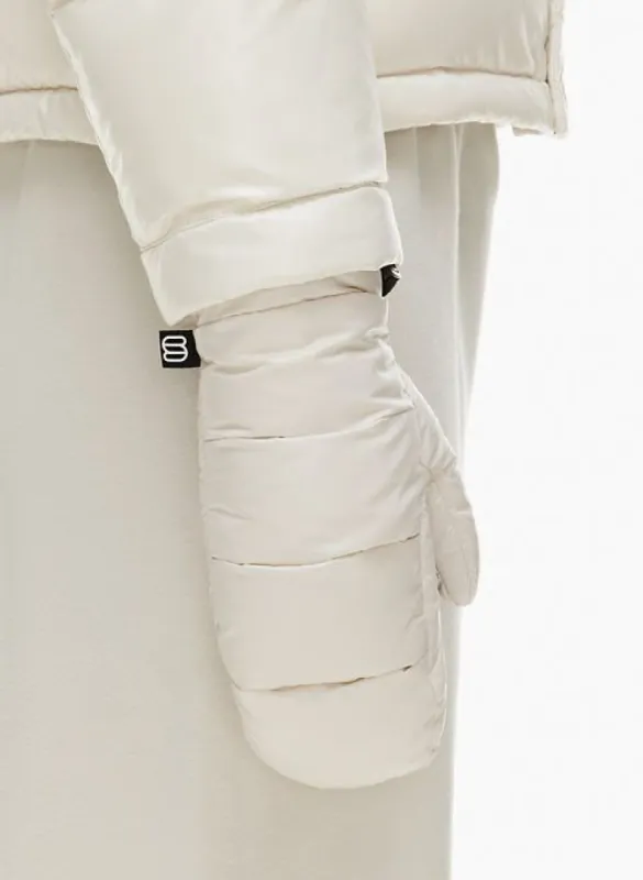 the super puff™ pro mitten sold by Aritzia
