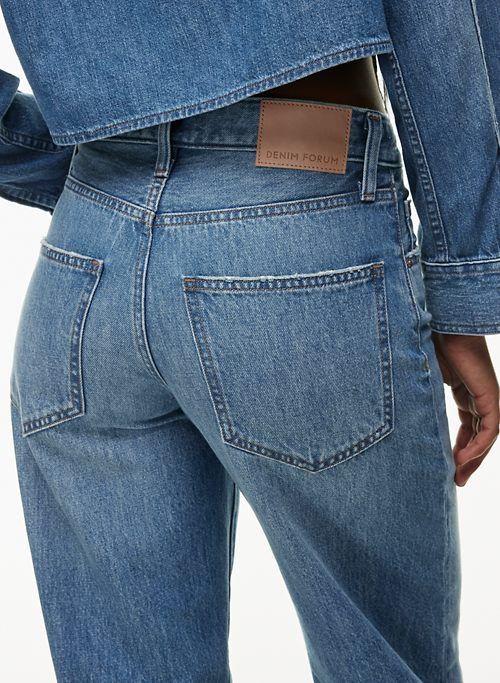 the 90s winona lo-rise wide jean sold by Aritzia product image thumbnail 2