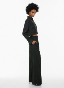 evolve poplin shirt sold by Aritzia