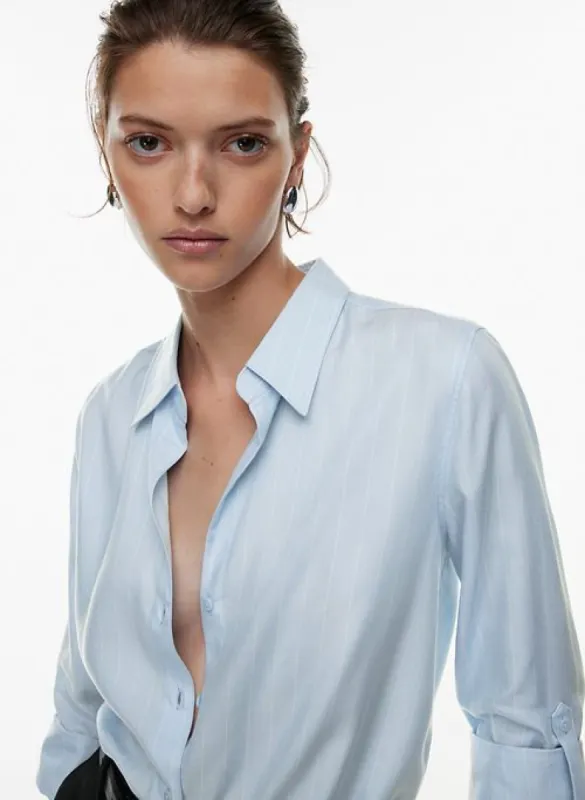 utility pocketless shirt sold by Aritzia