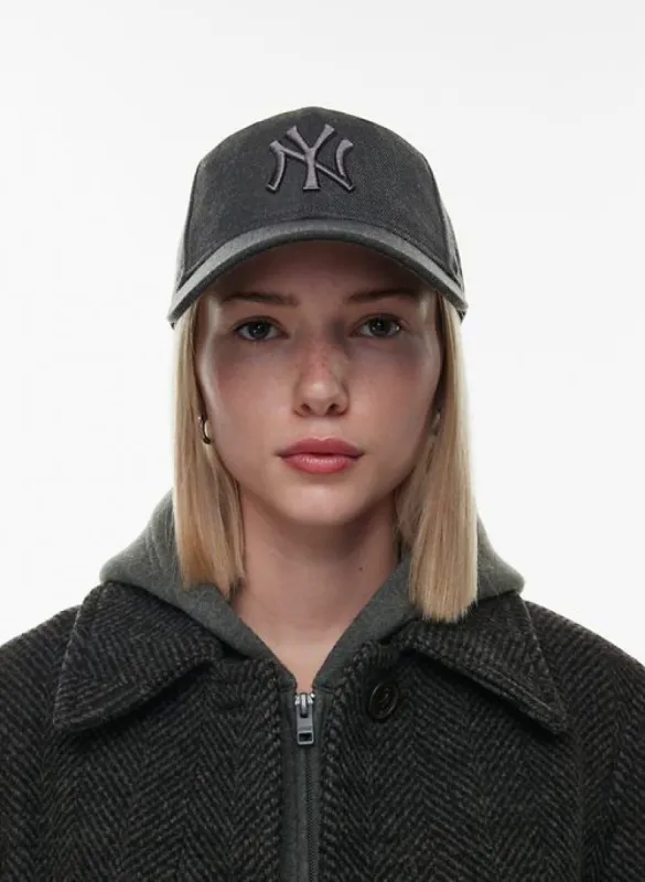 new york yankees baseball cap sold by Aritzia