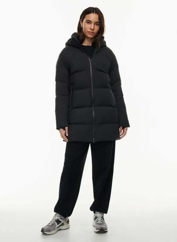 the super puff₂o™ mid sold by Aritzia
