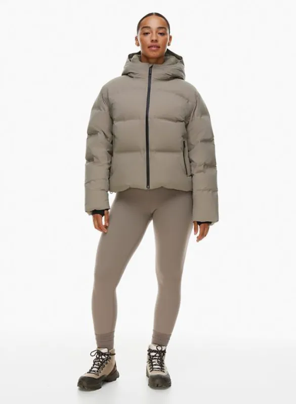 the super puff₂o™ shorty sold by Aritzia