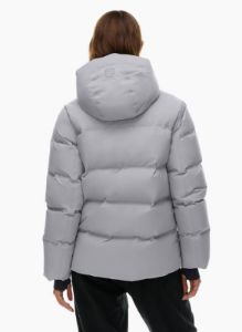 the super puff₂o™ sold by Aritzia