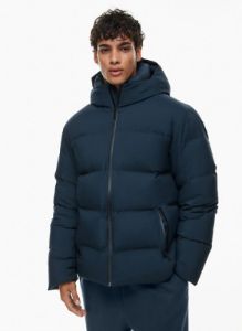 the super puff₂o™ mens sold by Aritzia