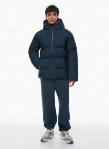 the super puff₂o™ mens sold by Aritzia