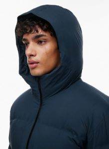 the super puff₂o™ mens sold by Aritzia