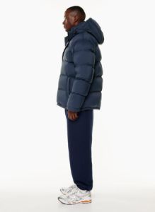the super puff™ mens sold by Aritzia