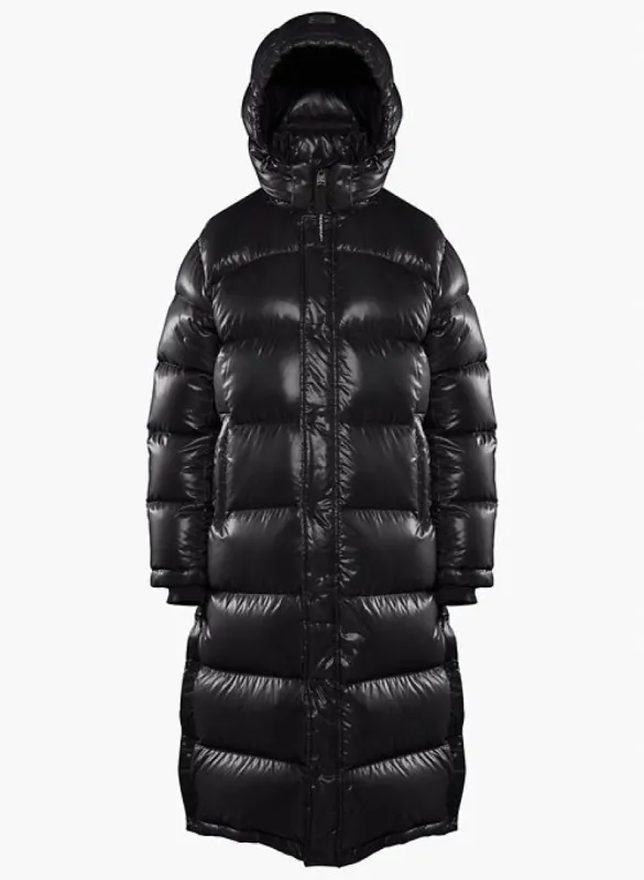the super puff™ long sold by Aritzia