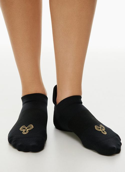 train tab sock 3-pack sold by Aritzia
