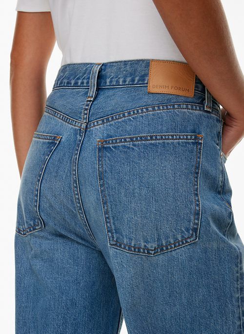 the 90s relaxed mid-rise wide jean sold by Aritzia product image thumbnail 2
