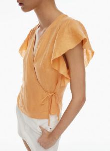 rosebery linen blouse sold by Aritzia
