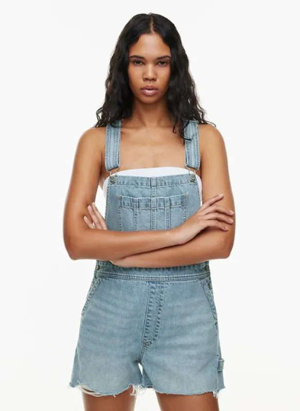 the 90s silvie baggy shortall sold by Aritzia