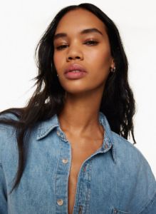 the 80s comfy denim shirt sold by Aritzia