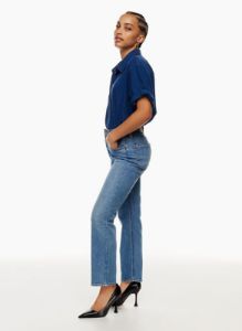 the arlo high rise straight sold by Aritzia
