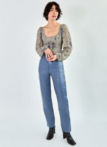 grace top sold by Aritzia