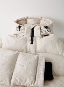 the super puff™ sold by Aritzia