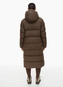 the super puff₂o™ long sold by Aritzia