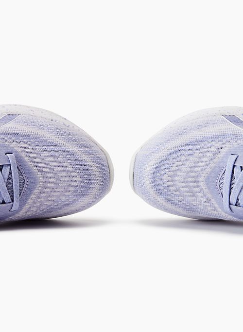 gel-quantum 180 vii sold by Aritzia product image thumbnail 9