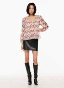 daydreamer v-neck blouse sold by Aritzia