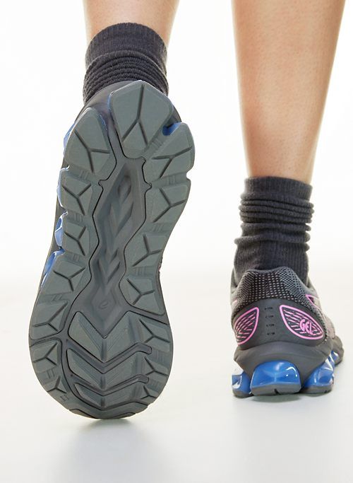 gel-quantum 180 vii sold by Aritzia product image thumbnail 2