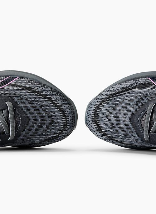 gel-quantum 180 vii sold by Aritzia product image thumbnail 9