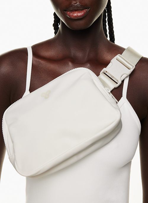 on-the-way exposed bigger bag sold by Aritzia product image thumbnail 3