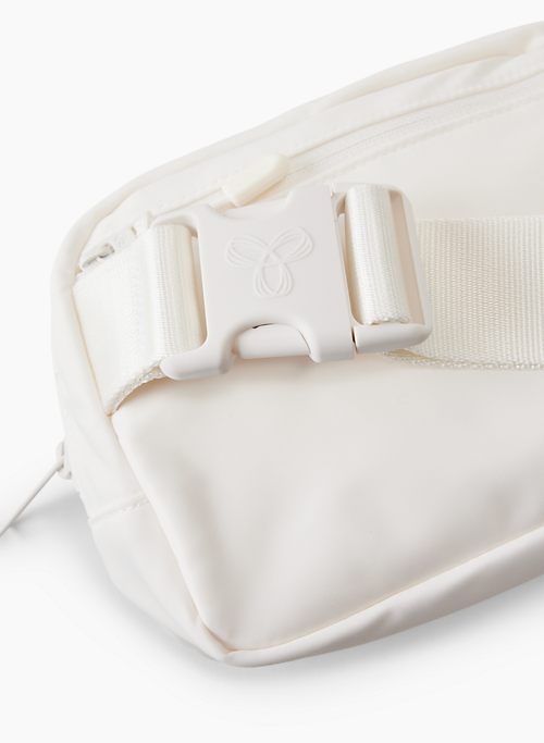 on-the-way exposed bigger bag sold by Aritzia product image thumbnail 7