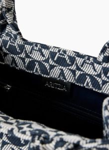 keep small tote sold by Aritzia