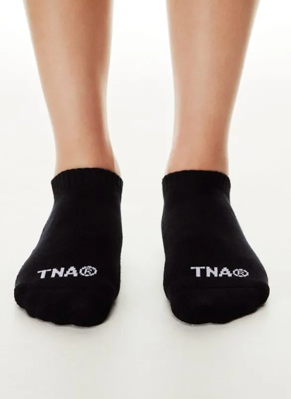 base no-show sock 3-pack sold by Aritzia