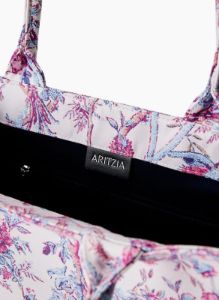 keep tote sold by Aritzia