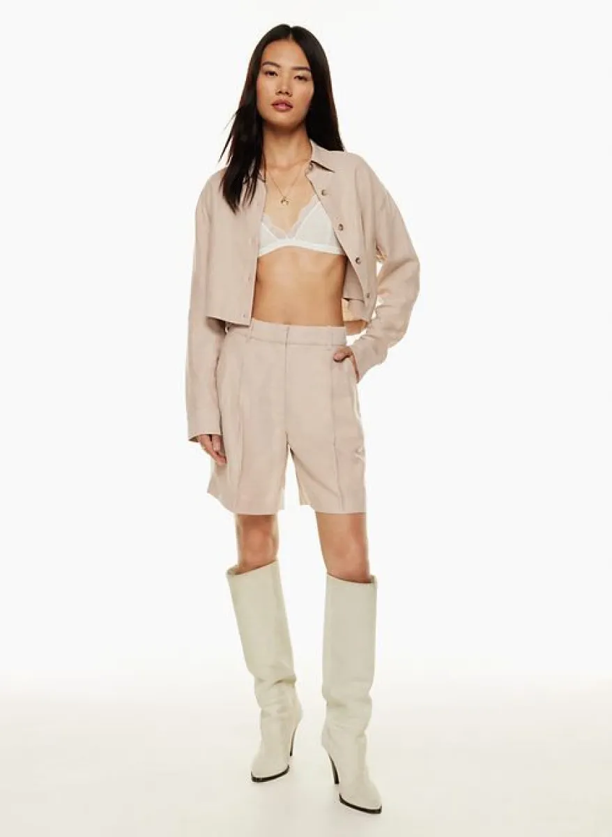 the effortless linen 7 short™ sold by Aritzia