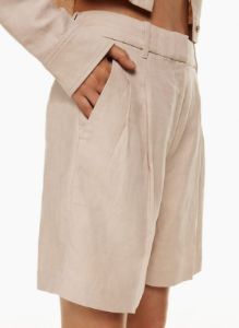 the effortless linen 7 short™ sold by Aritzia