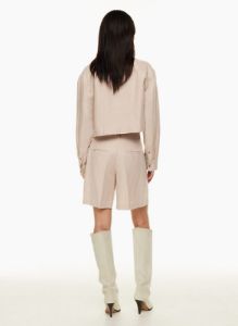 the effortless linen 7 short™ sold by Aritzia