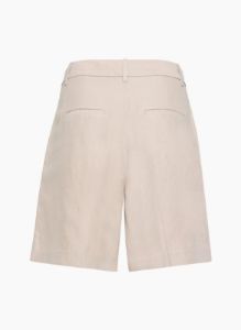 the effortless linen 7 short™ sold by Aritzia