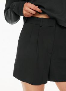 pleated 5 short sold by Aritzia
