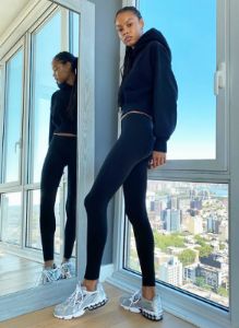 chill atmosphere lo-rise legging sold by Aritzia