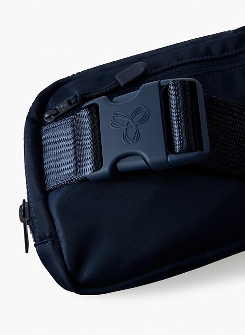 on-the-way exposed bag sold by Aritzia product image thumbnail 5