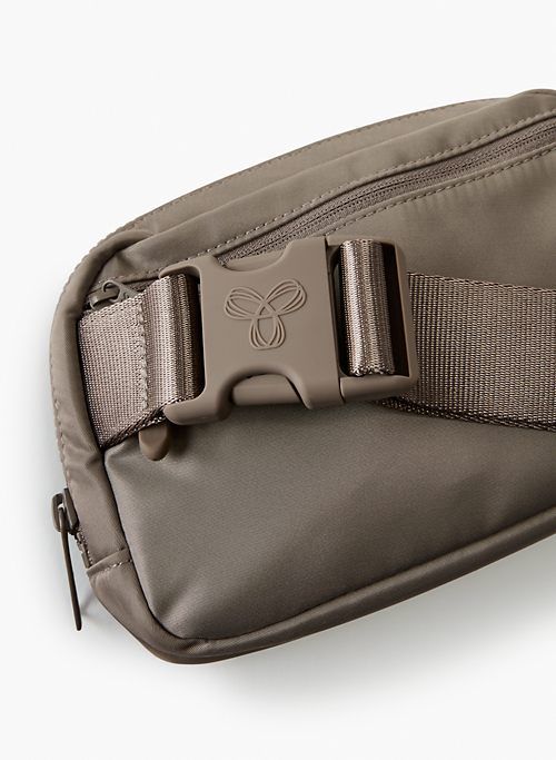 on-the-way exposed bag sold by Aritzia product image thumbnail 5